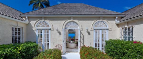 Beautiful 3 Br villa near the beach